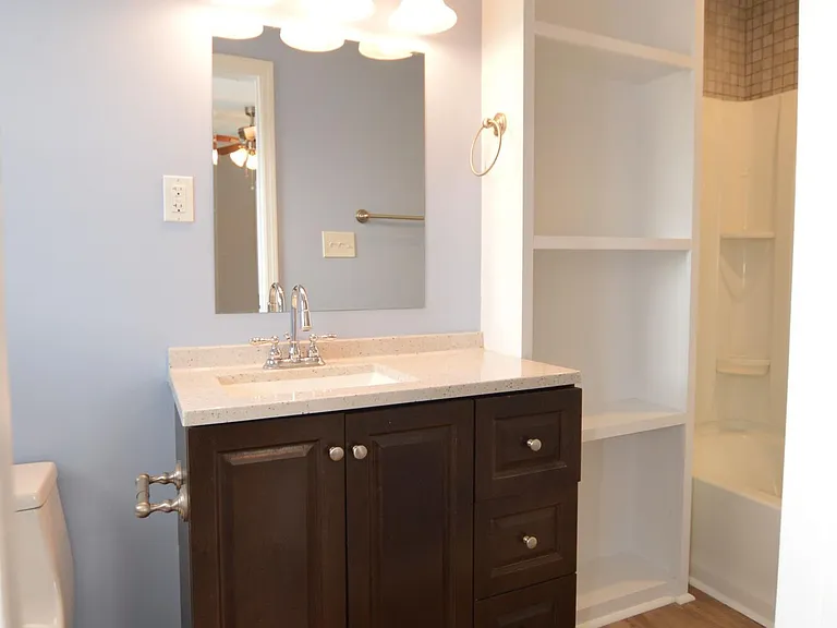 1008 Schall Pl — Photo 12