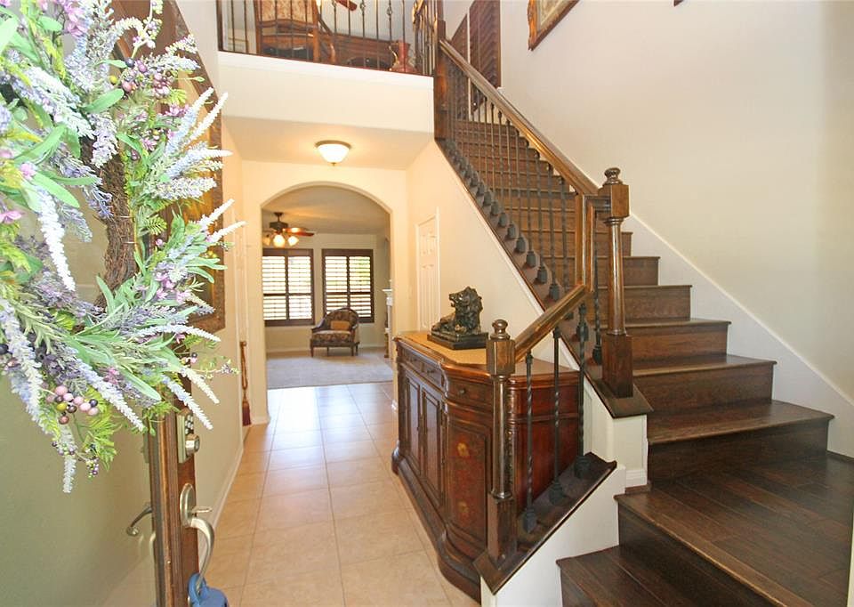 1st image of 15 S Burberry Park Cir