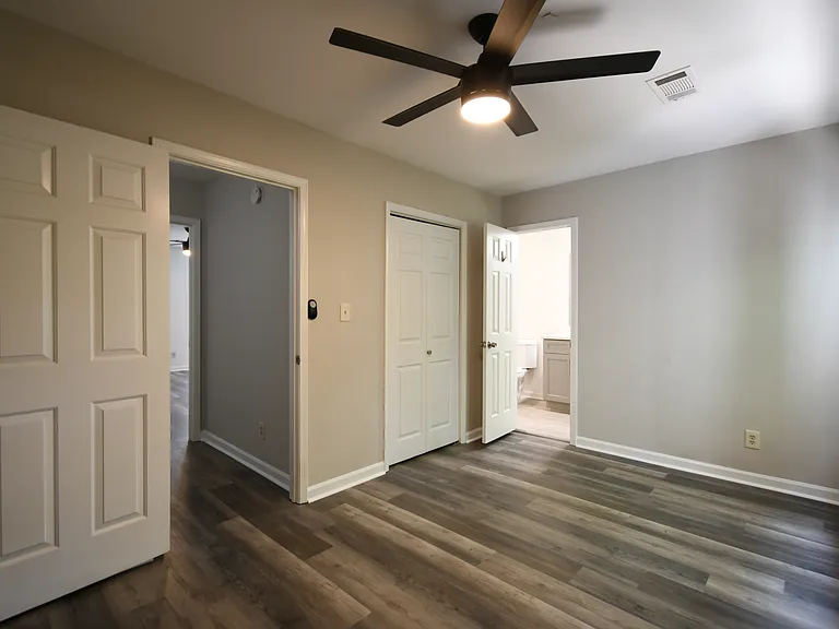 202 Hembree Park Ter — Photo 23