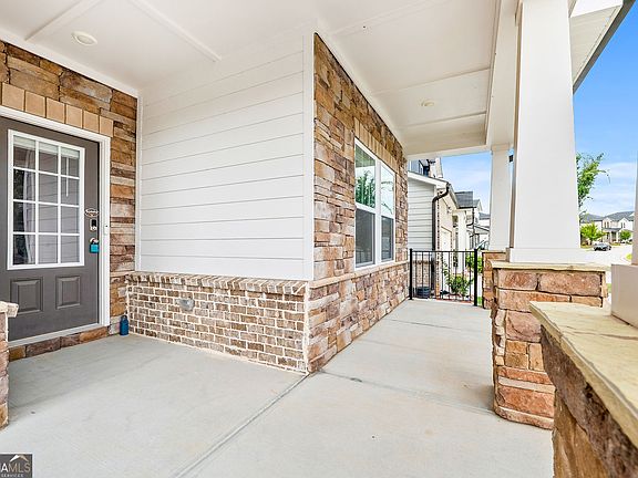 3rd image of 5021 Silver Canoe Way