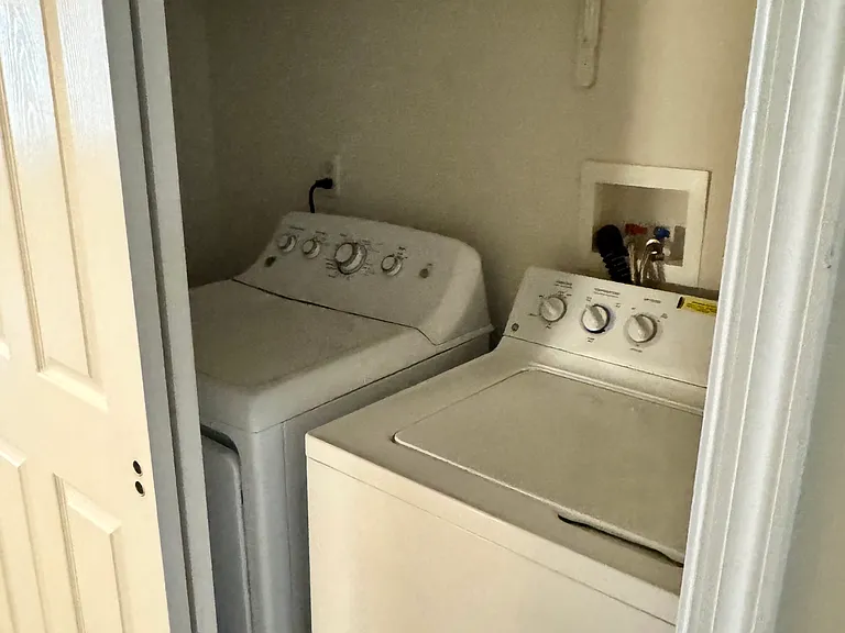 225 W 5th Ave — Photo 17