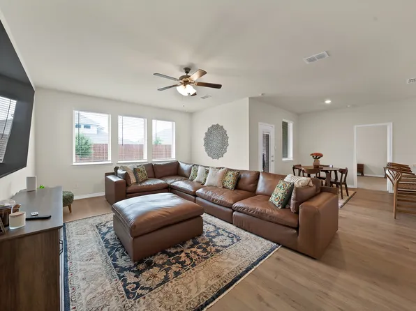 9720 Lariat Dr, Aubrey, TX 76227