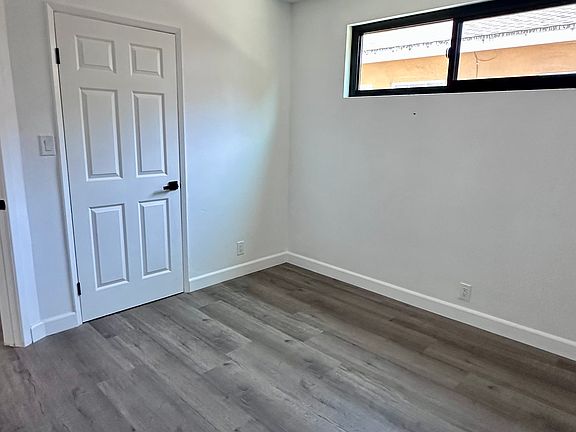 3rd image of 6007 Linden Ave