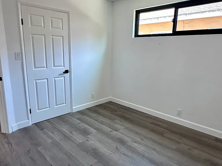 6007 Linden Ave — Photo 3