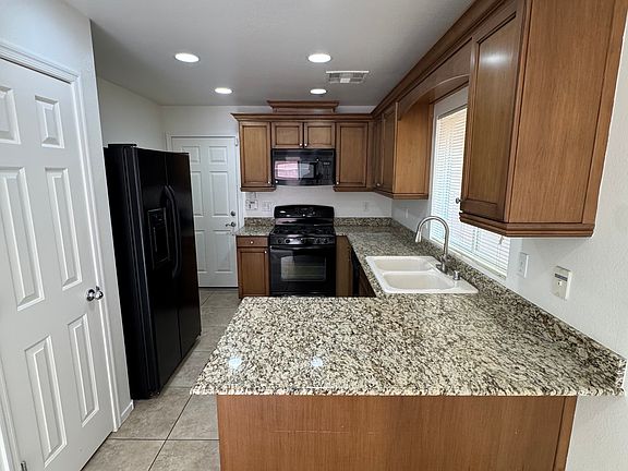 3rd image of 8065 Torremolinos Ave