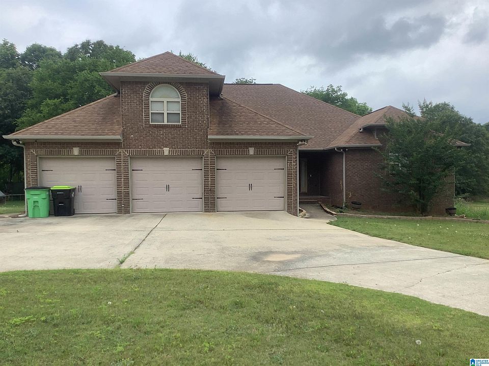 1st image of 136 Village Trace Dr