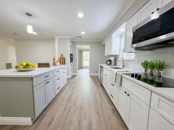 14011 Wickersham Ln, Houston, TX 77077