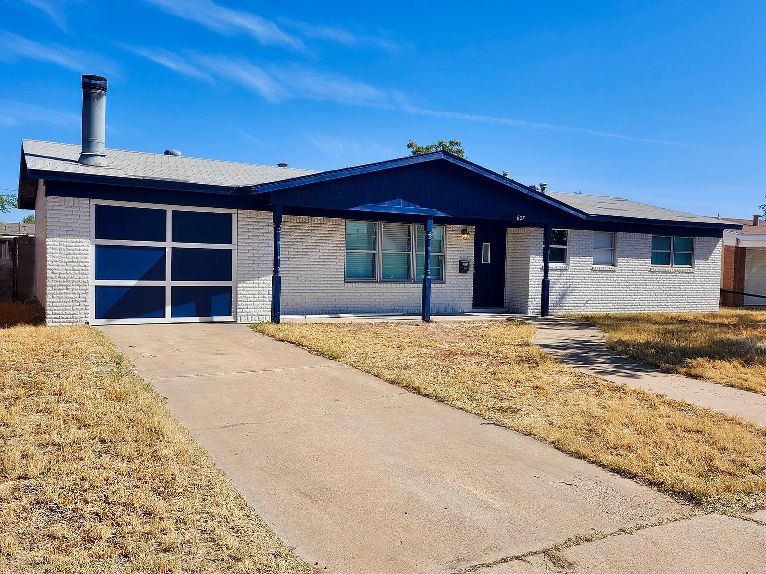 3 bed, 1422 sqft, $2,000 — Photo 1