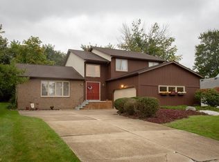 5192 Austen Ln, Richmond Heights, OH 44143