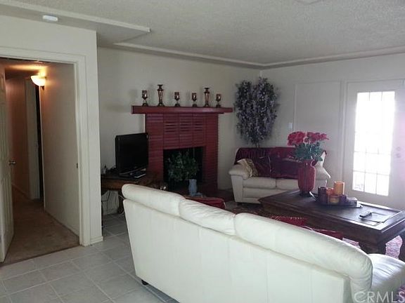 5th image of 40666 Acacia Ave