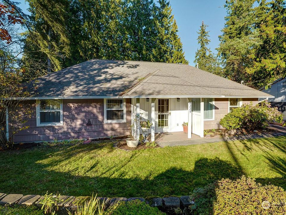 1st image of 6225 176th St SW