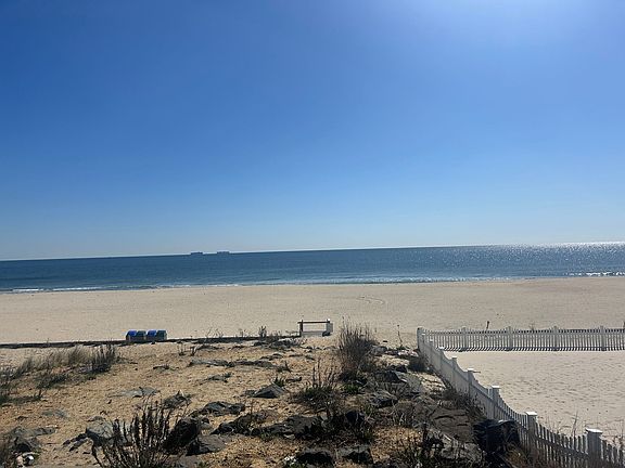 4th image of 148 N 5th Ave #2