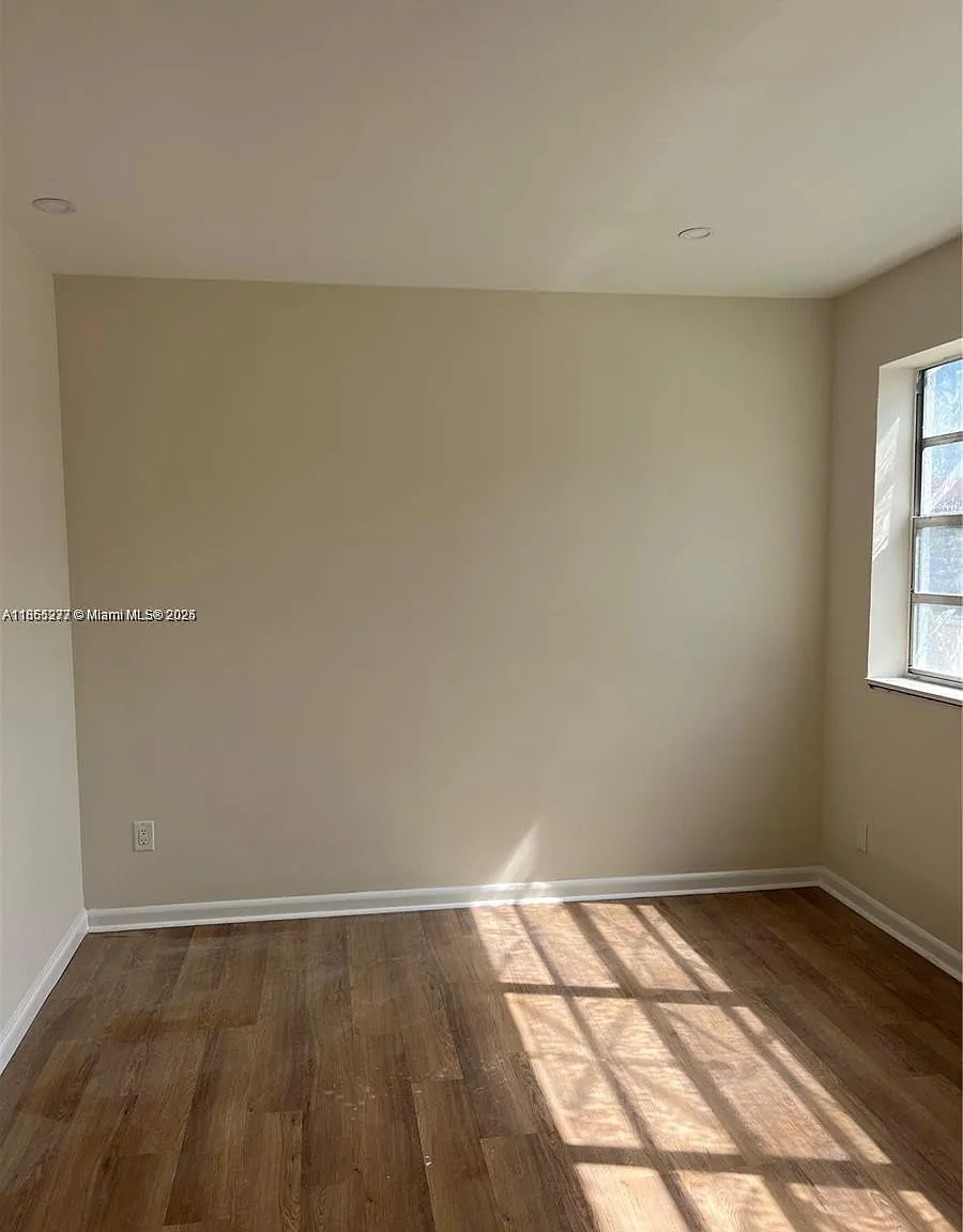 2 bed, 1.0 bath, $2,500 — Photo 3