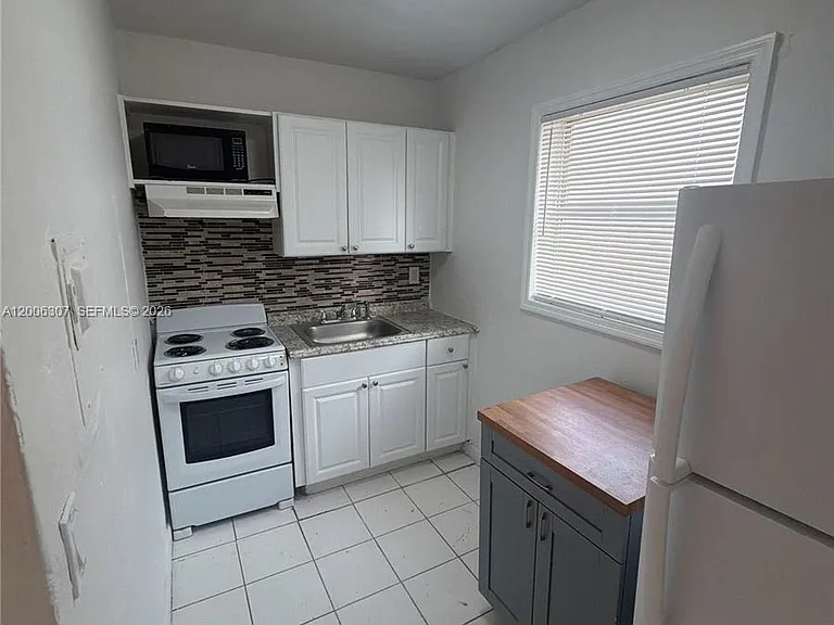 3669 Thomas Ave #10 — Photo 2