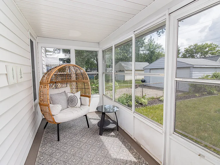 23368 Hoover Ave — Photo 5