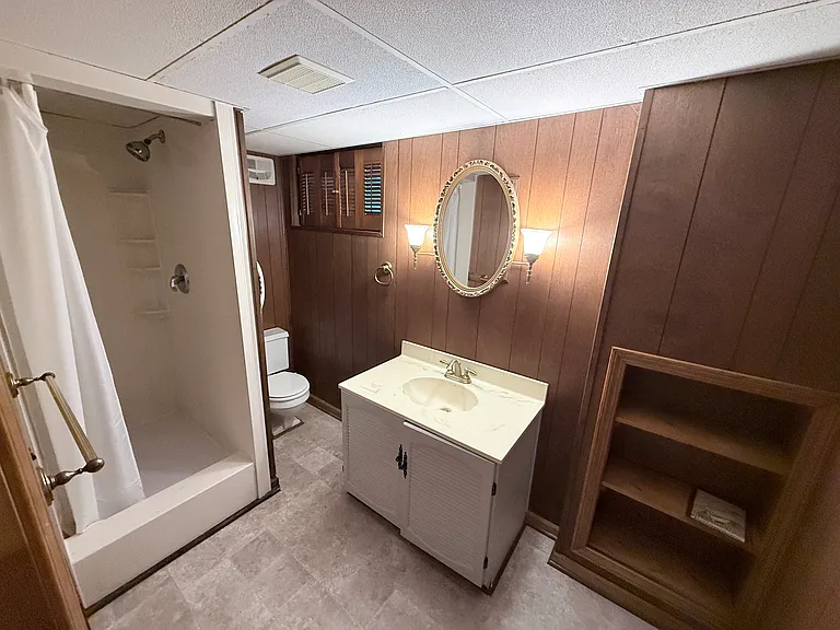 8504 Charing Cross Rd — Photo 15