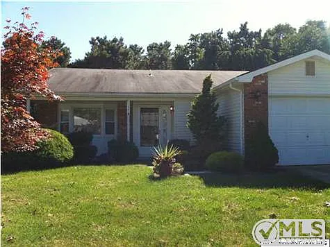 15 Tennis Ct photo 1