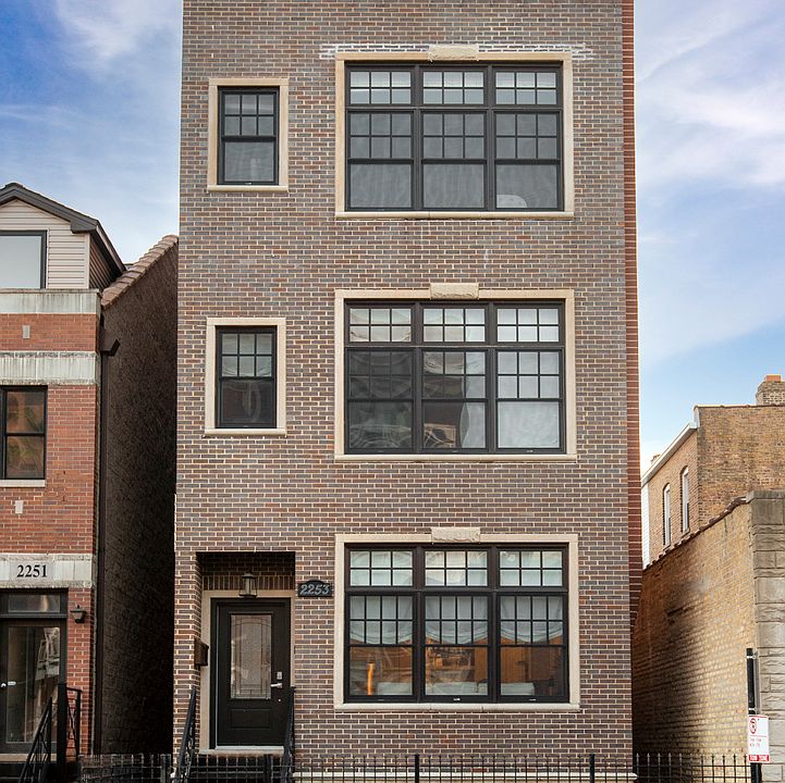 1st image of 2253 W Foster Ave #2