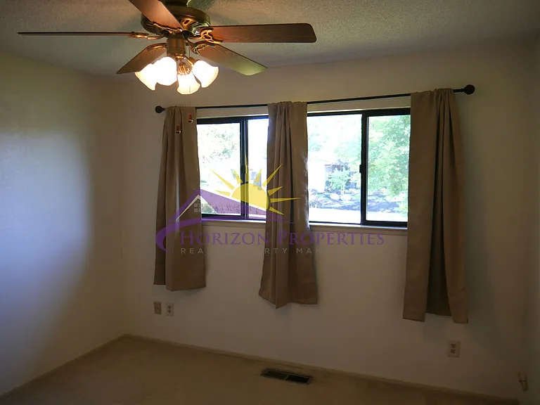 6319 Saint James Dr — Photo 21