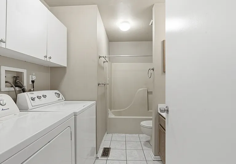 72 Chelmsford Ct — Photo 14
