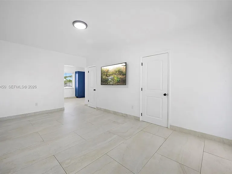 550 NE 82nd Ter #5 — Photo 7