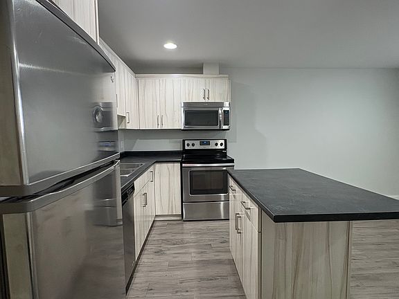 2nd image of 1530 Logan Ave
