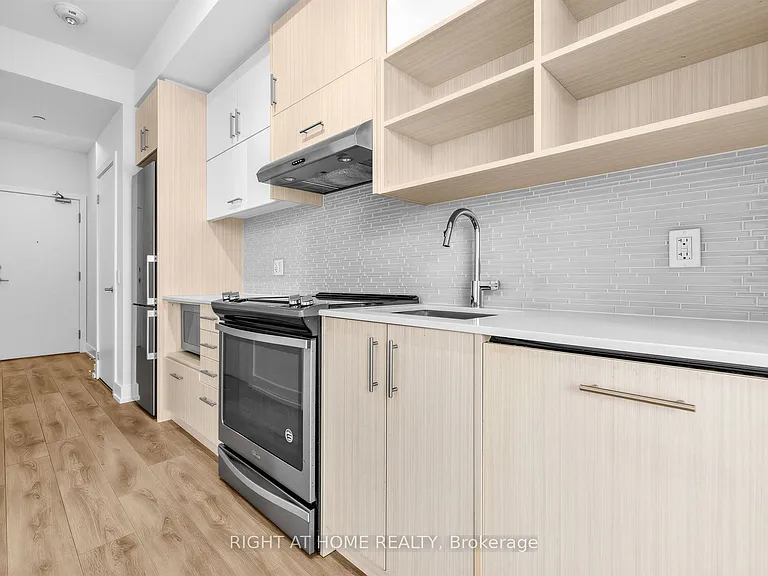 128 Fairview Mall Dr #509 — Photo 6