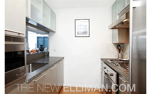 Rented by Douglas Elliman | media 16