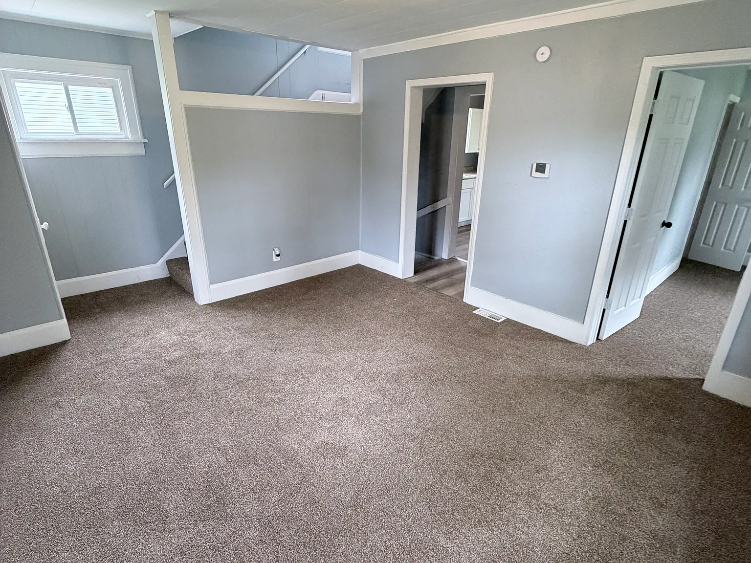 3 bed, 1.5 bath, 992 sqft, $1,280 — Photo 2