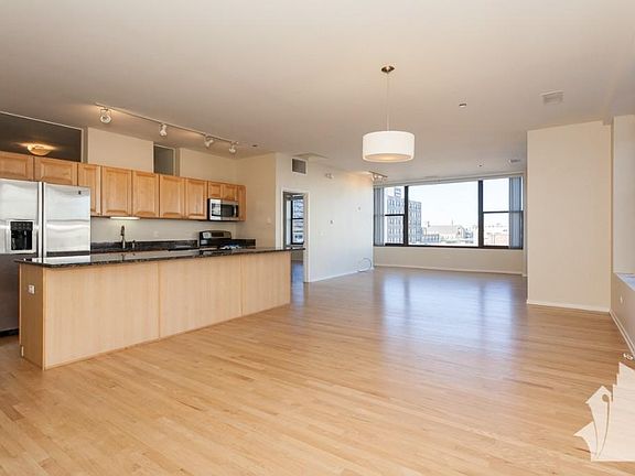 2nd image of 845 N Franklin St #507