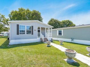 37 Hawthorne Dr, Innisfil, ON L9S 1P1