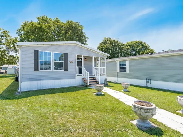 37 Hawthorne Dr, Innisfil, ON L9S 1P1