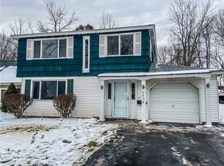 6434 Wembridge Dr, East Syracuse, NY 13057