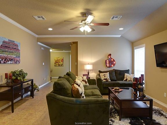 5th image of 3610 Kenyon Dr
