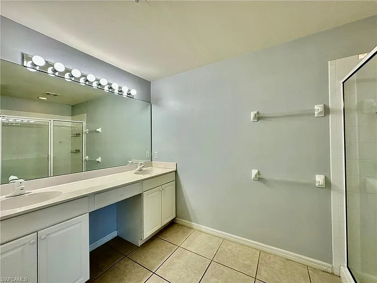 1164 Oxford Ln #29 — Photo 21