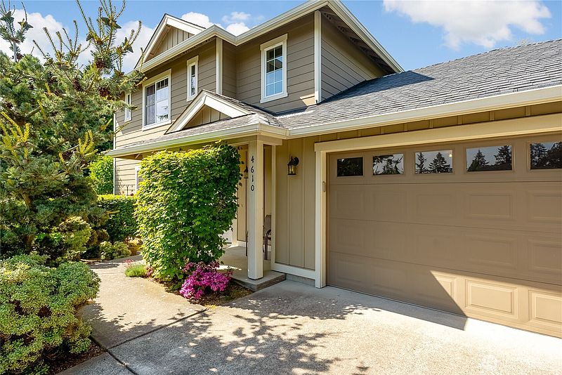 3rd image of 4610 Elmwood Drive