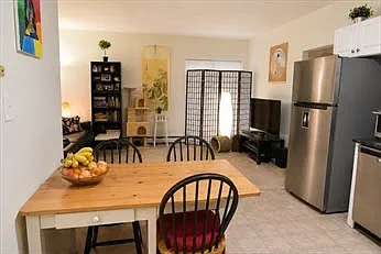 2 bed, 1.0 bath, 999 sqft, $2,658 — Photo 2