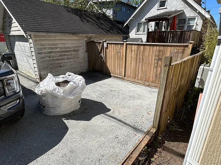 1328 Maple St — Photo 13
