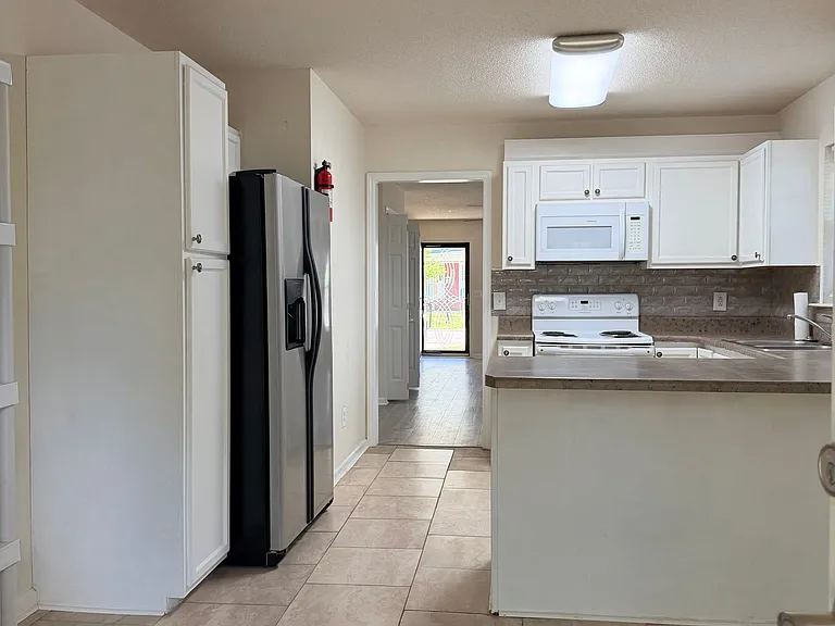 4832 Lighthouse Ct — Photo 8