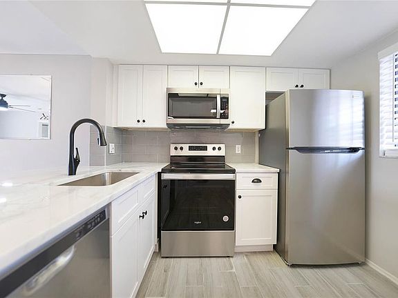 4th image of 3310 Loveland Blvd Unit 1105