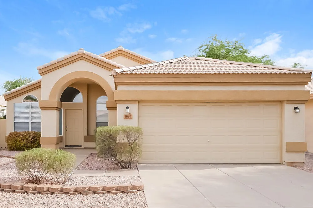 4 bed, 2.0 bath, 1767 sqft, $2,550 — Photo 1