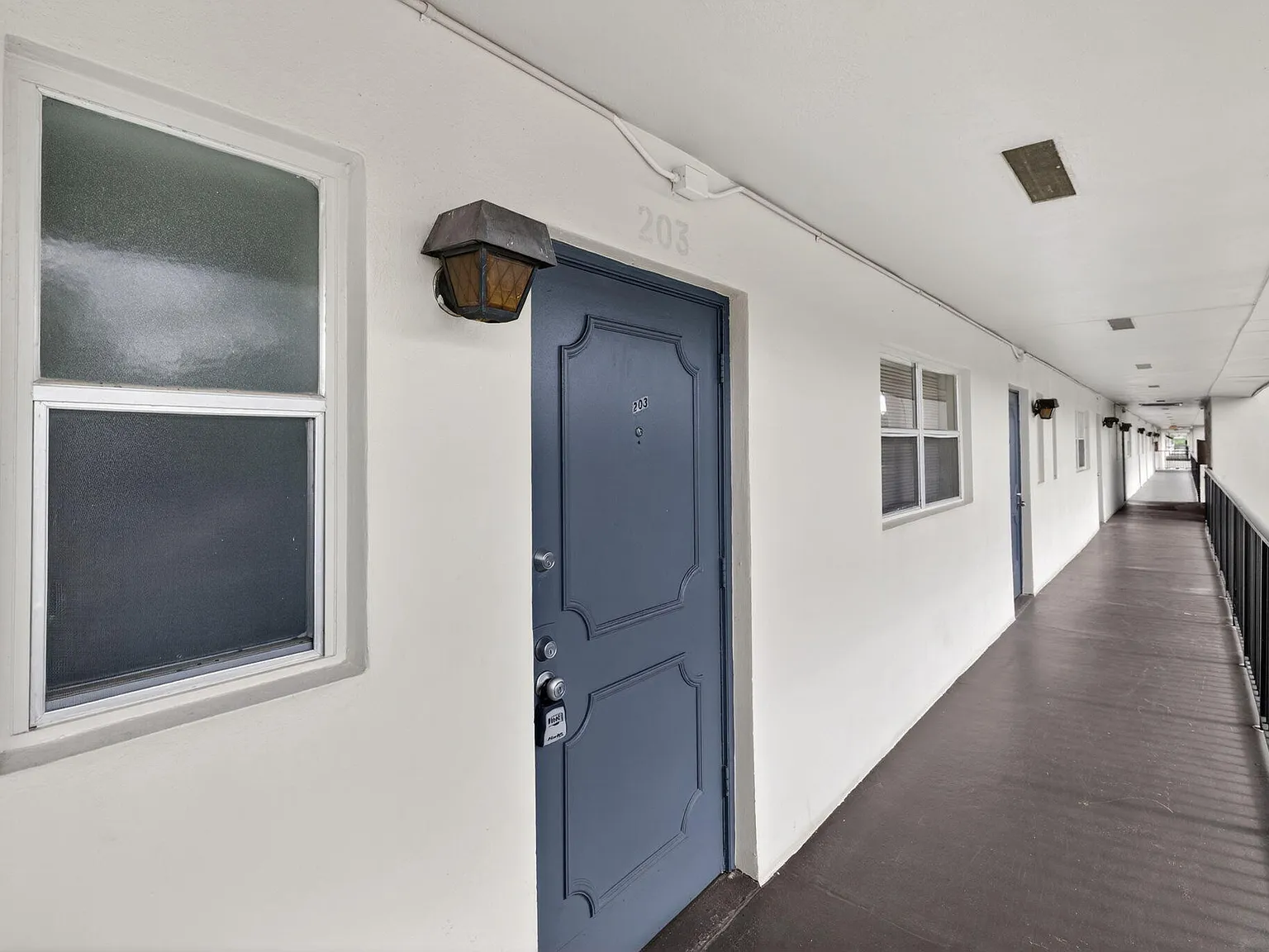 1 bed, 1.5 bath, 750 sqft, $1,500 — Photo 2