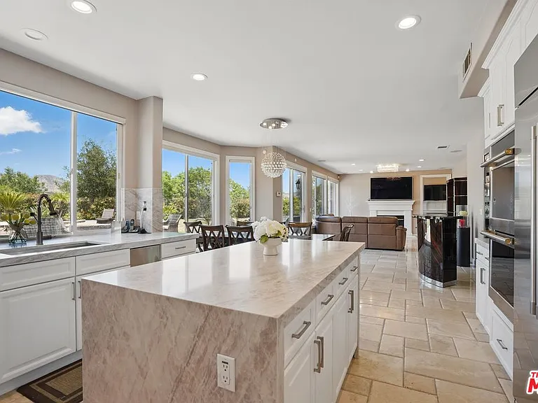 4040 Leighton Point Rd — Photo 3