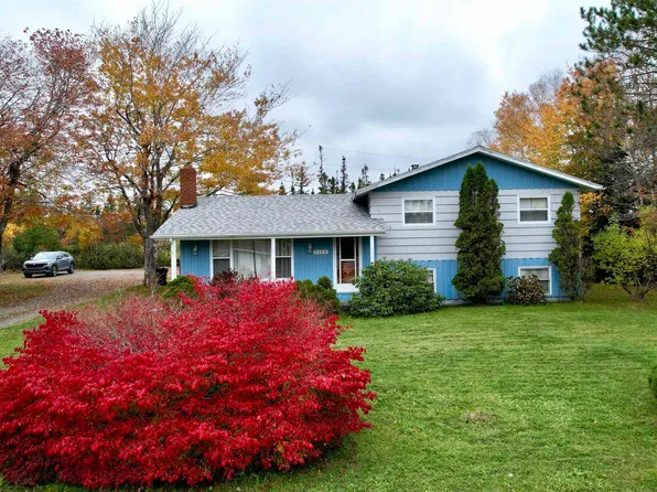 7320 Hornes Rd, Albert Bridge, NS B1K 3B7