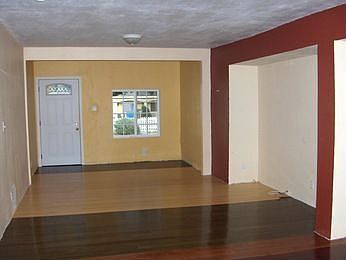 5th image of 1553 Navarro Ave