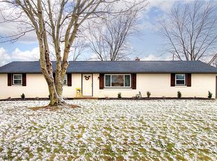 3250 Knollridge Cir NE, Canton, OH 44721