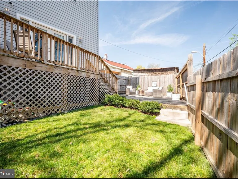 3425 Eastern Ave — Photo 31