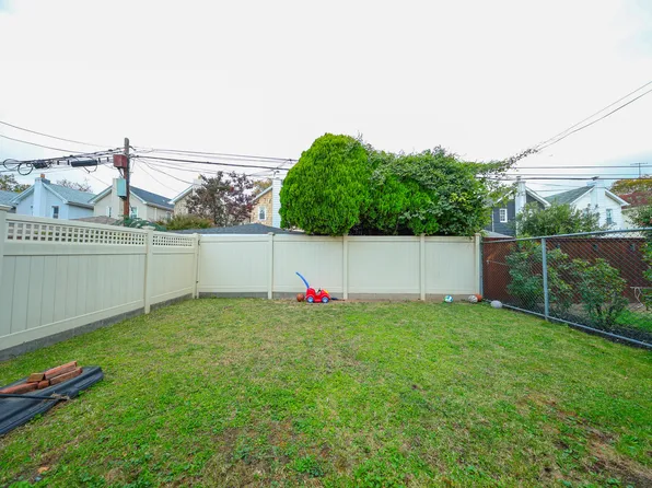 1711 Gerritsen Avenue image 33 of 41