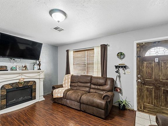 2nd image of 3001 SW 61st St
