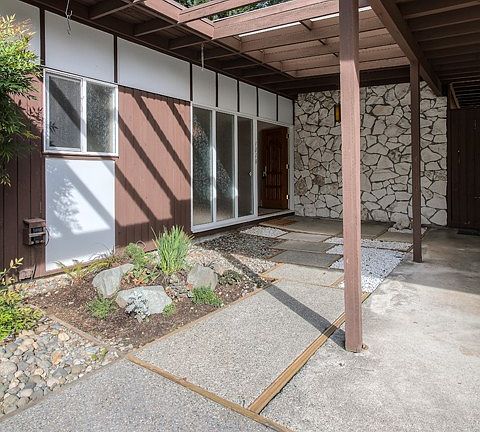 2nd image of 1018 172nd Ave NE